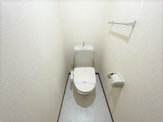 ����8
