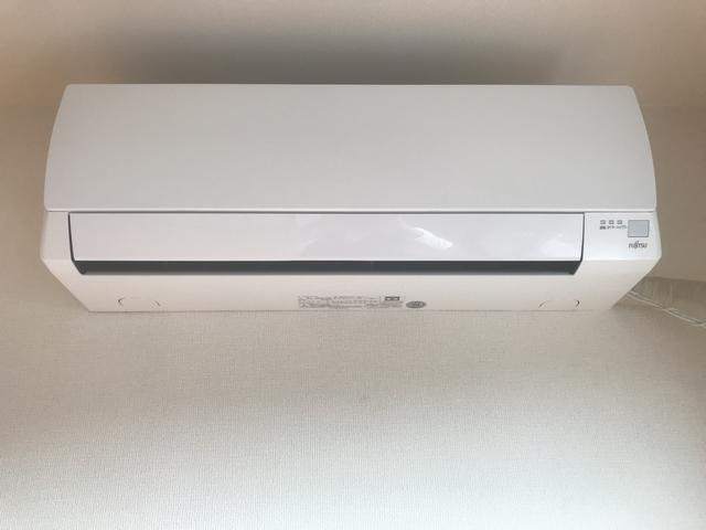 ����15