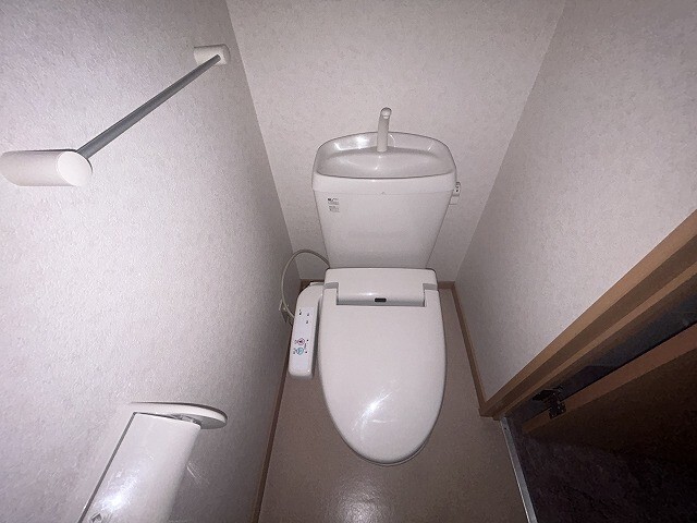 ����9
