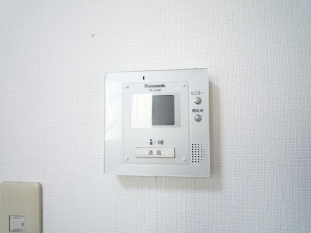 ����11