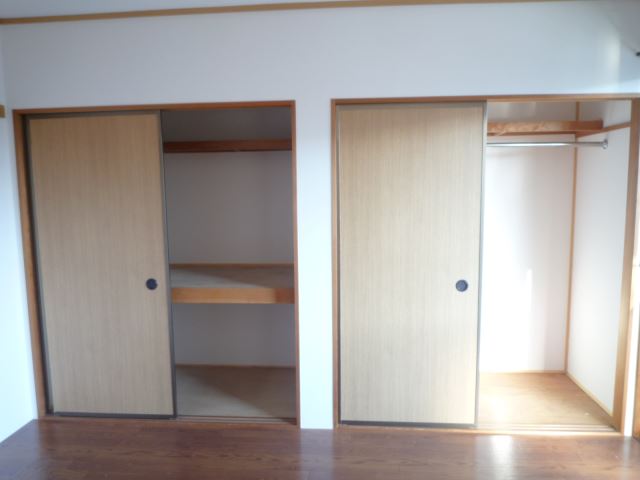 ����8