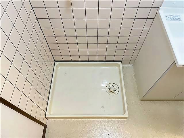 ����9