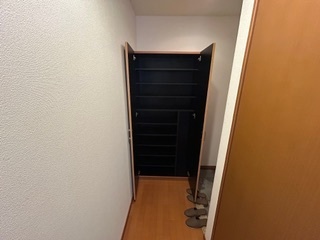 ����8