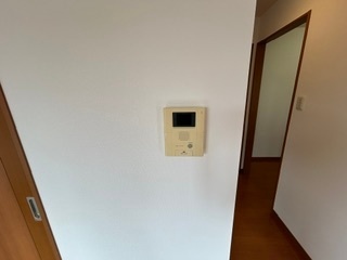 ����12