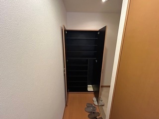 ����8