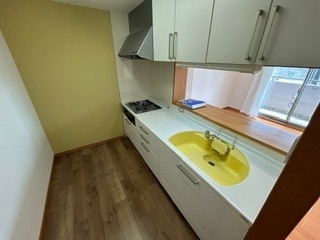 ����16