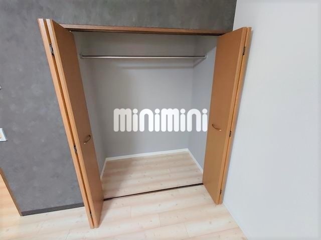 ����8