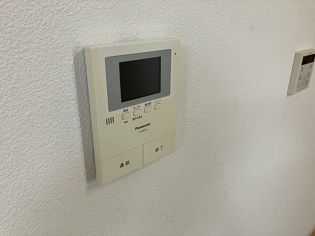 ����11