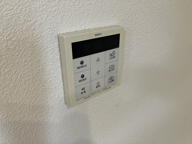 ����20