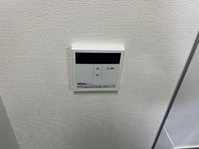 ����13