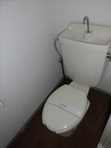����9