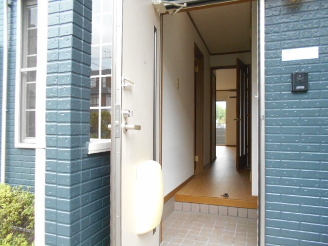 ����12
