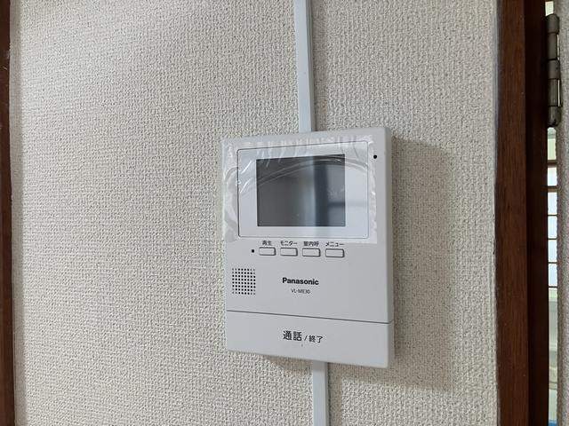 ����8