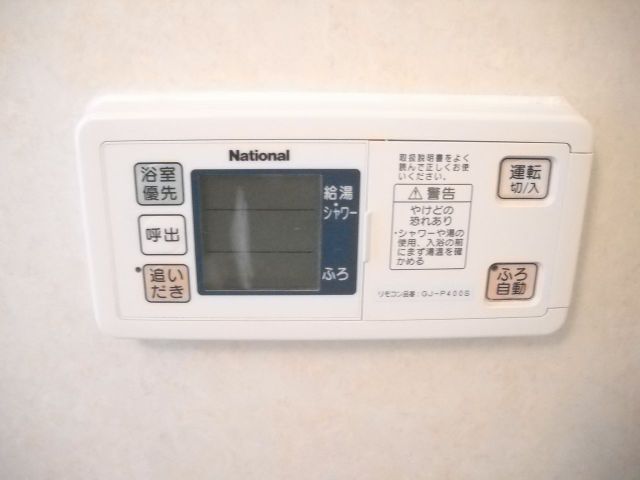 ����10