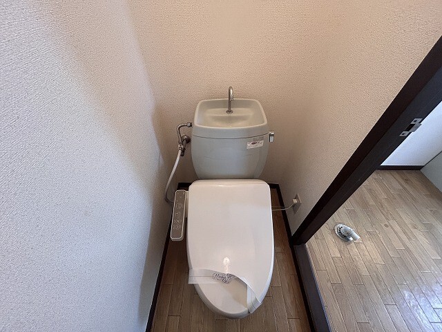 ����8