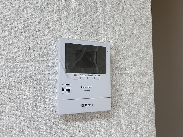 ����10