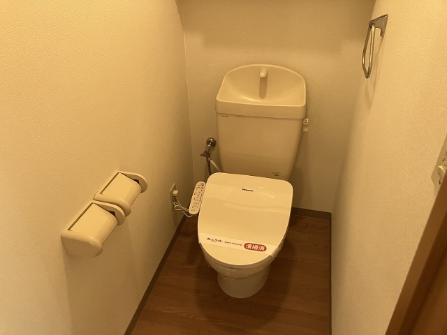 ����9