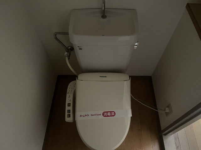 ����8