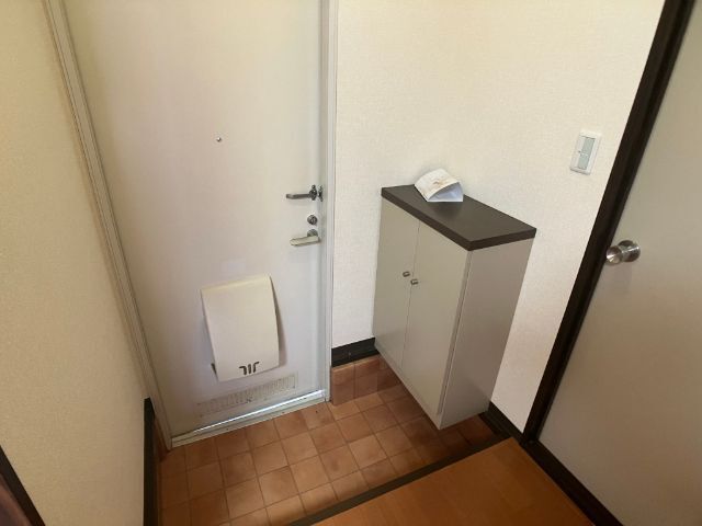 ����8
