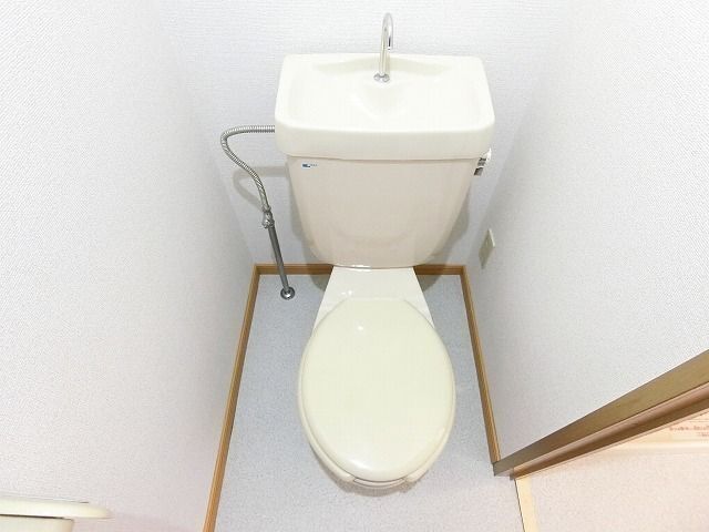 ����9