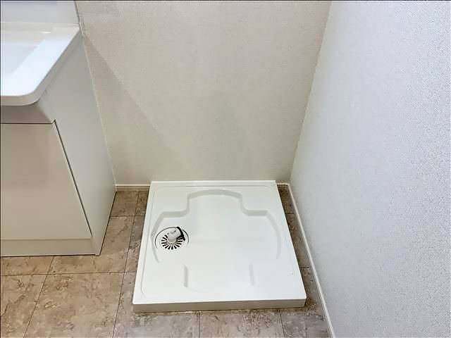 ����15