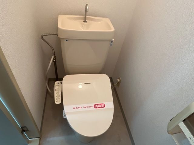 ����9