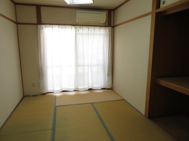����3