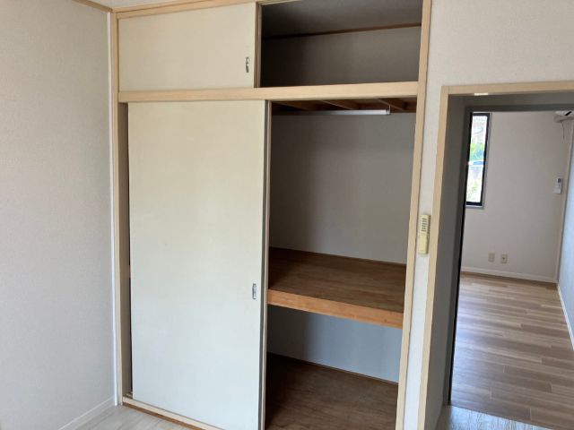 ����11