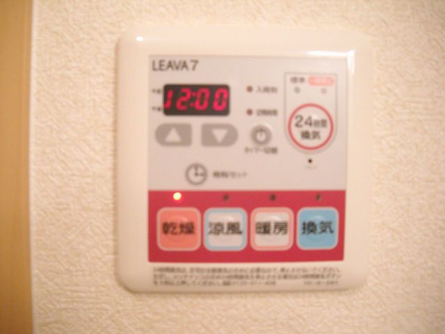 ����17