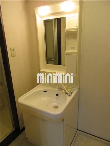 ����4