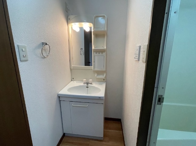 ����5