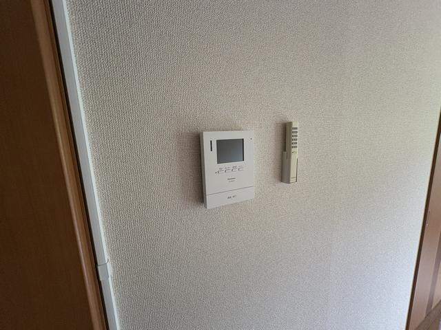 ����11