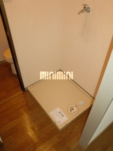 ����10