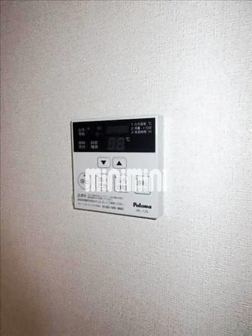 ����13