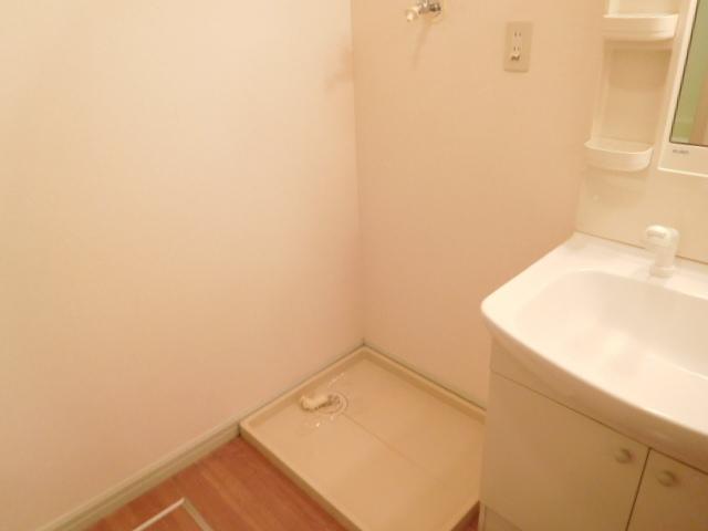 ����16