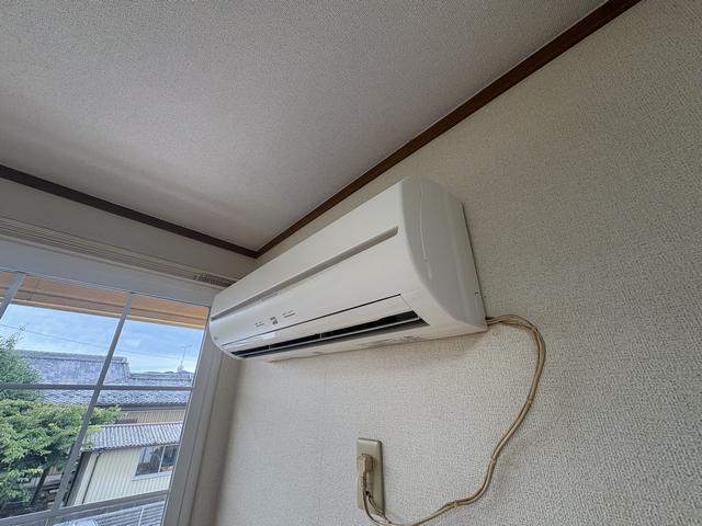 ����8