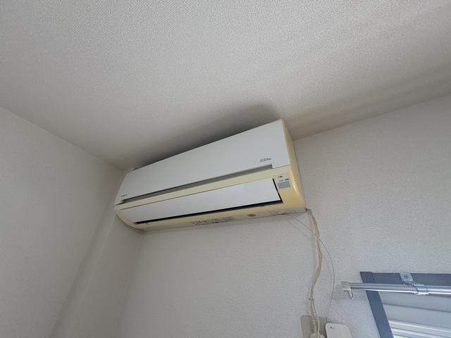 ����8