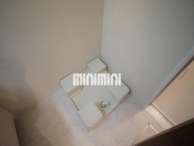����15
