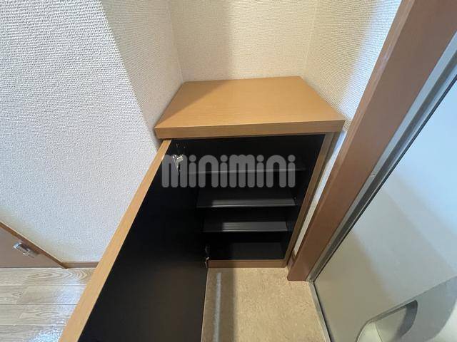 ����8