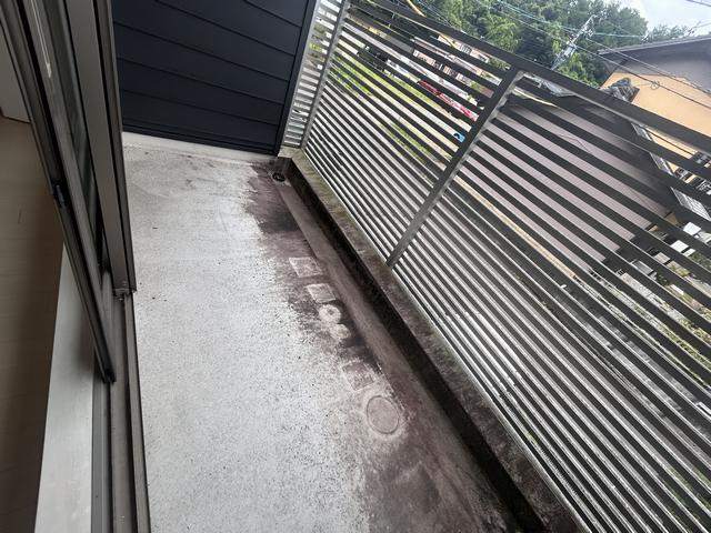 ����9