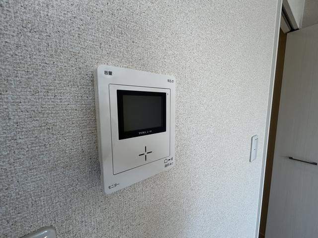 ����13