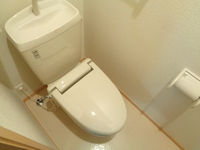 ����8