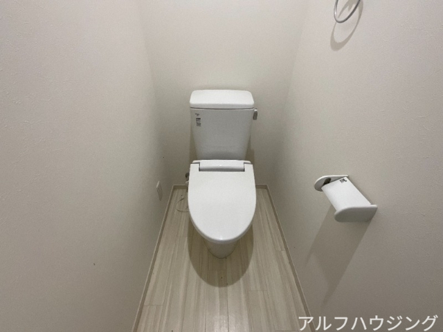 ����4