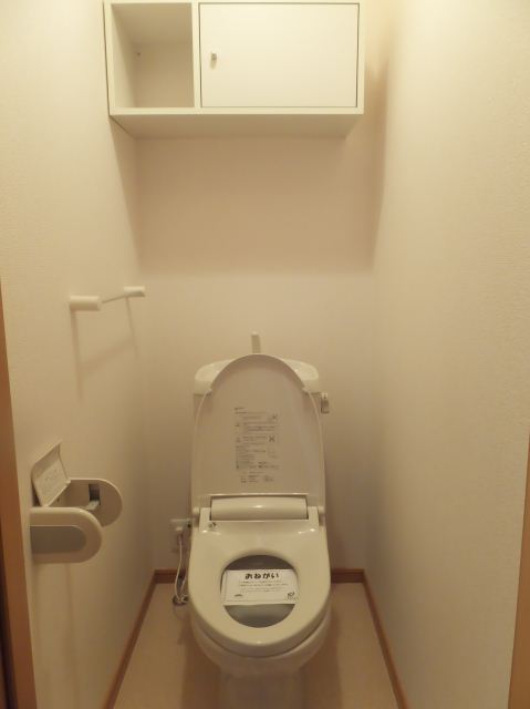 ����4