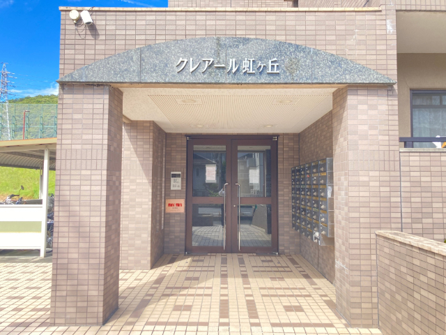 ����12