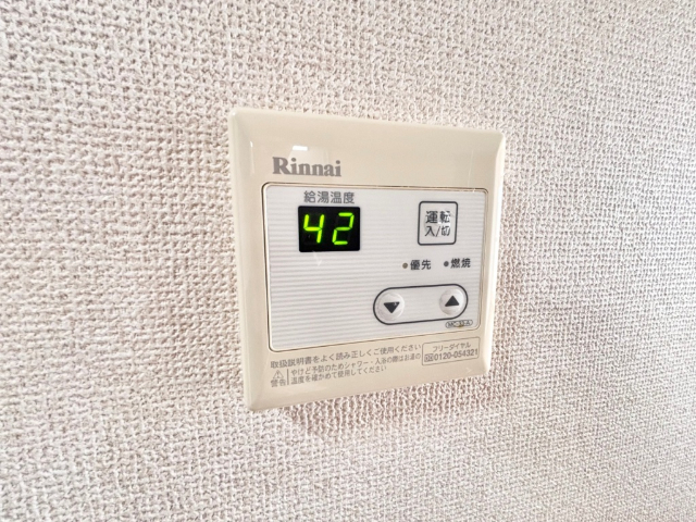 ����17