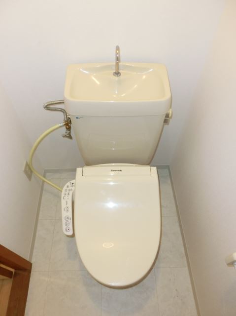 ����9