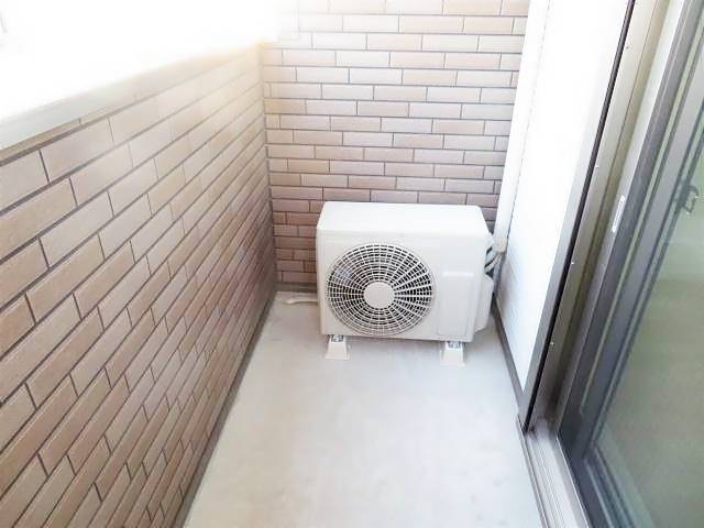 ����11