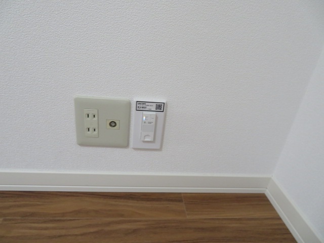 ����10