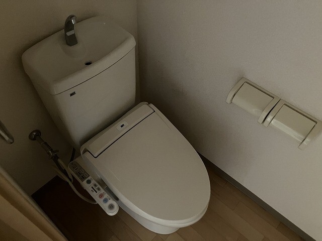 ����8